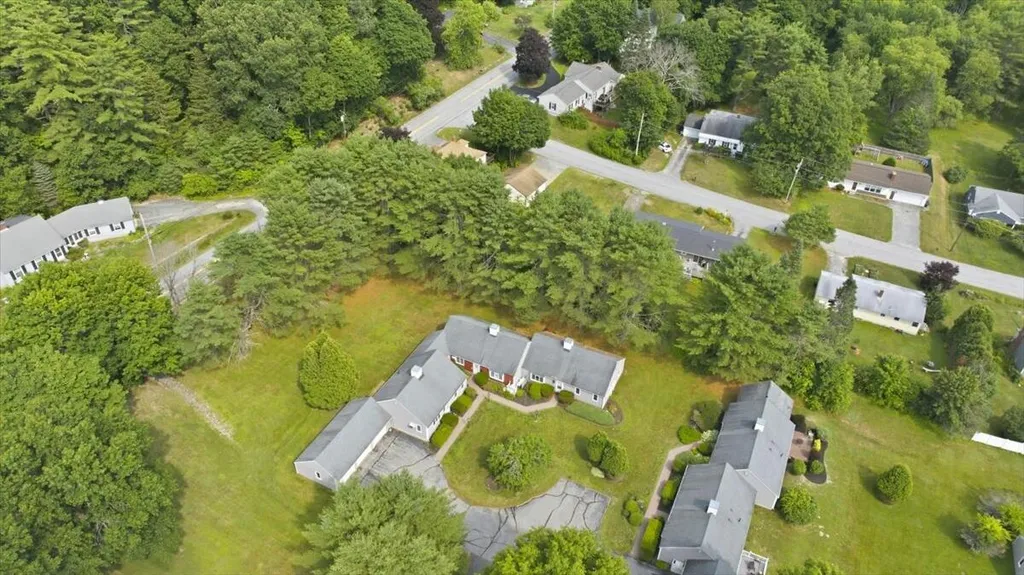 6 Colonial Way Auburn ME 04210