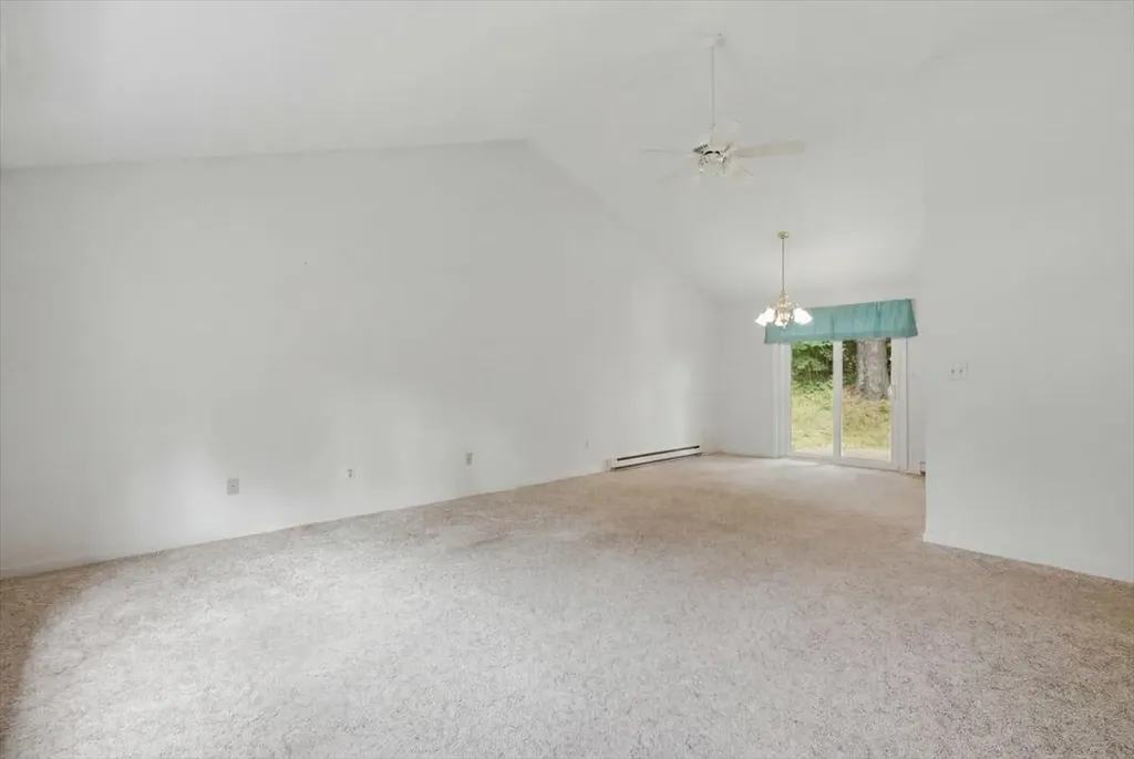 6 Colonial Way Auburn ME 04210