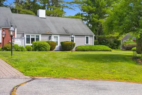 6 Colonial Way Auburn ME 04210