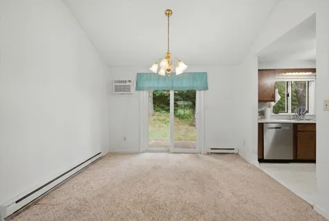 6 Colonial Way Auburn ME 04210