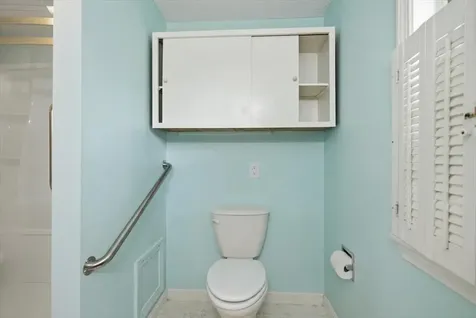 6 Colonial Way Auburn ME 04210