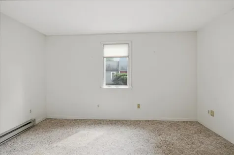 6 Colonial Way Auburn ME 04210