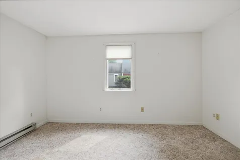 6 Colonial Way Auburn ME 04210