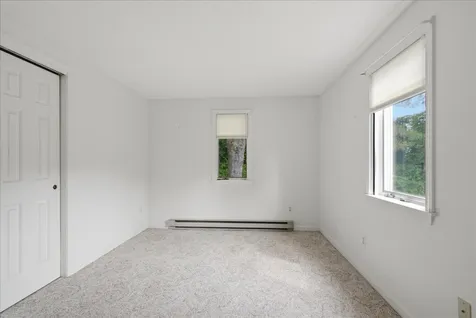 6 Colonial Way Auburn ME 04210