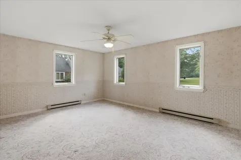 6 Colonial Way Auburn ME 04210