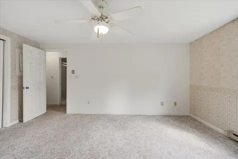 6 Colonial Way Auburn ME 04210