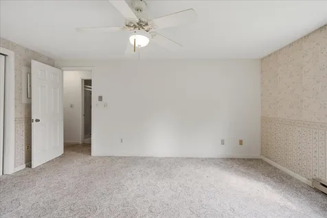 6 Colonial Way Auburn ME 04210
