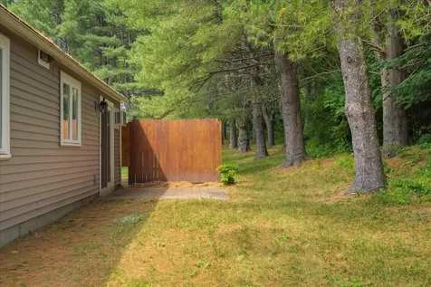 6 Colonial Way Auburn ME 04210