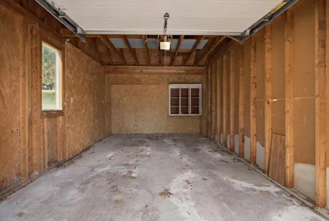 6 Colonial Way Auburn ME 04210