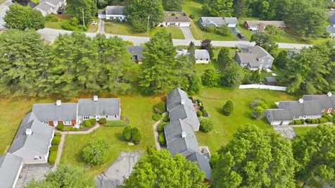 6 Colonial Way Auburn ME 04210