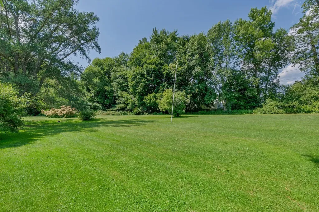 13 Smithtown Road Pittston ME 04345