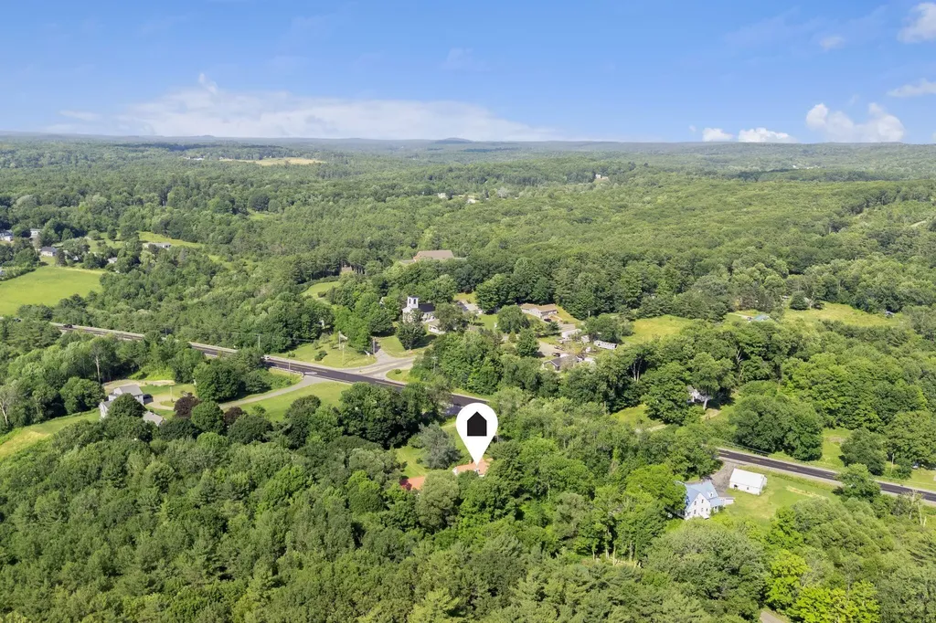 13 Smithtown Road Pittston ME 04345