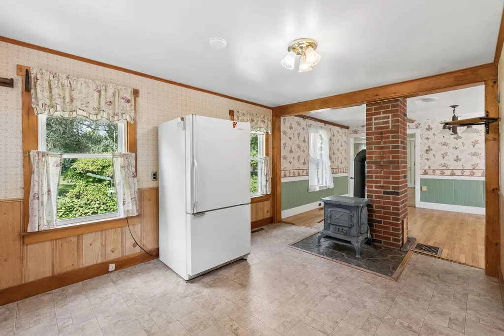 13 Smithtown Road Pittston ME 04345