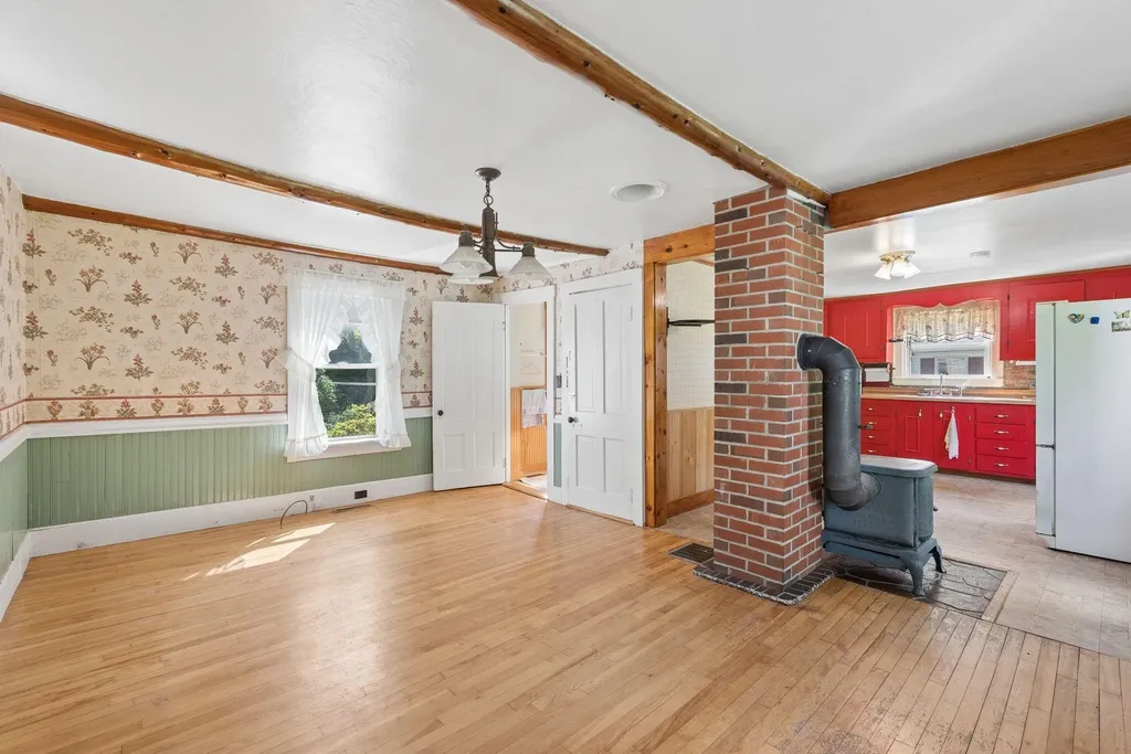 13 Smithtown Road Pittston ME 04345