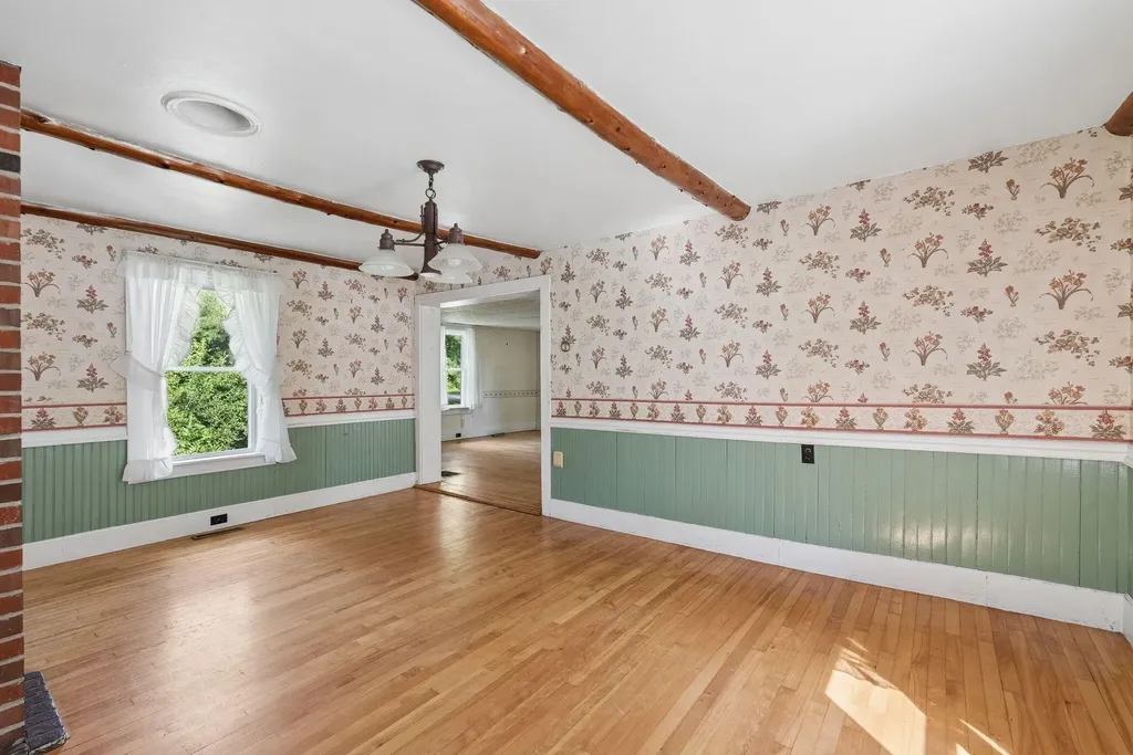 13 Smithtown Road Pittston ME 04345