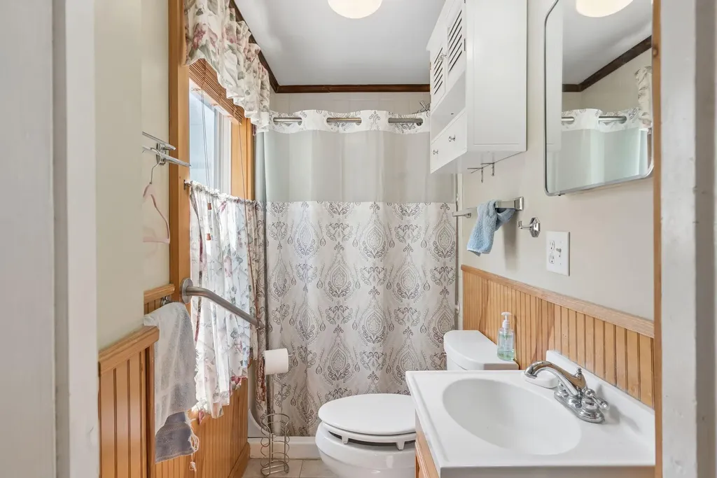 13 Smithtown Road Pittston ME 04345