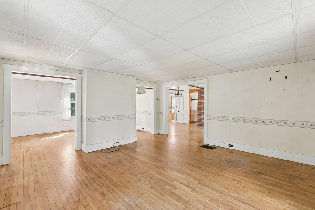 13 Smithtown Road Pittston ME 04345