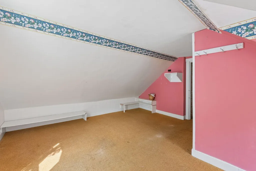 13 Smithtown Road Pittston ME 04345