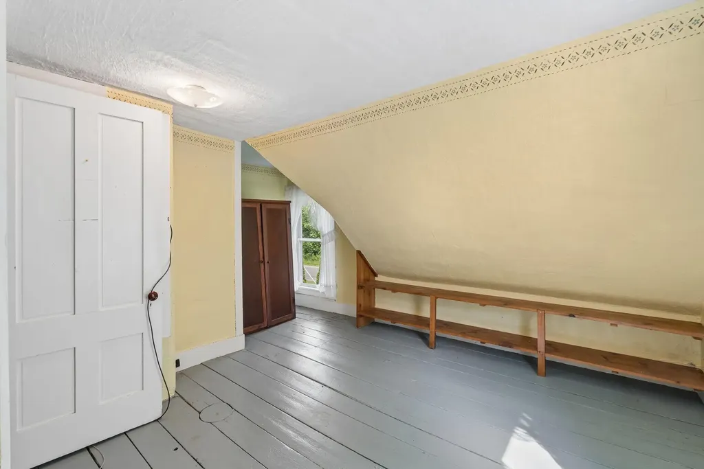 13 Smithtown Road Pittston ME 04345