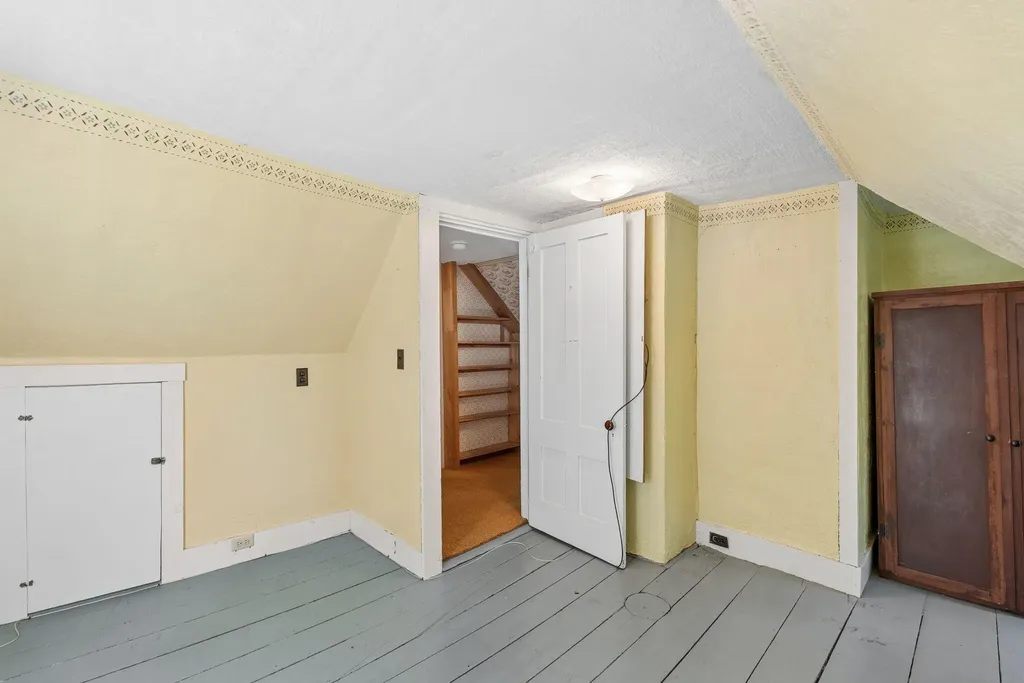 13 Smithtown Road Pittston ME 04345