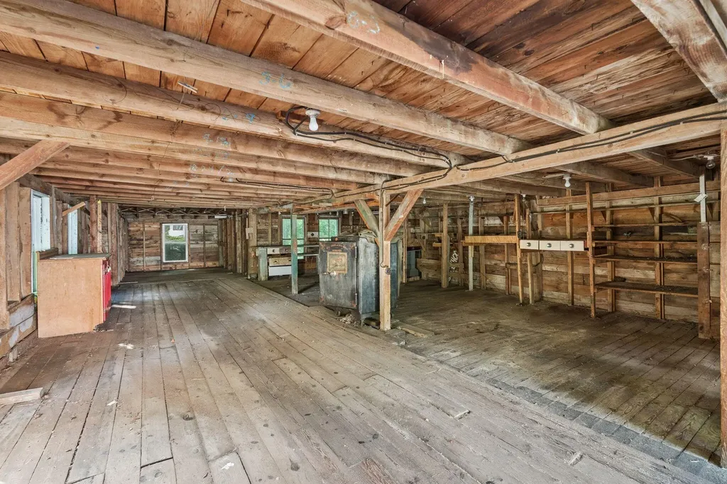 13 Smithtown Road Pittston ME 04345