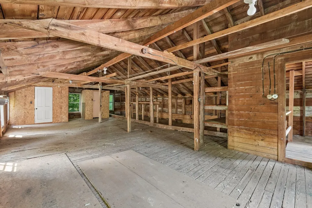 13 Smithtown Road Pittston ME 04345