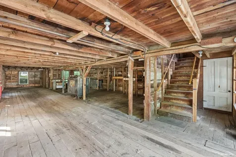 13 Smithtown Road Pittston ME 04345