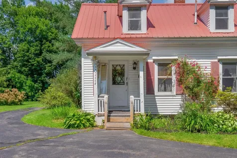 13 Smithtown Road Pittston ME 04345