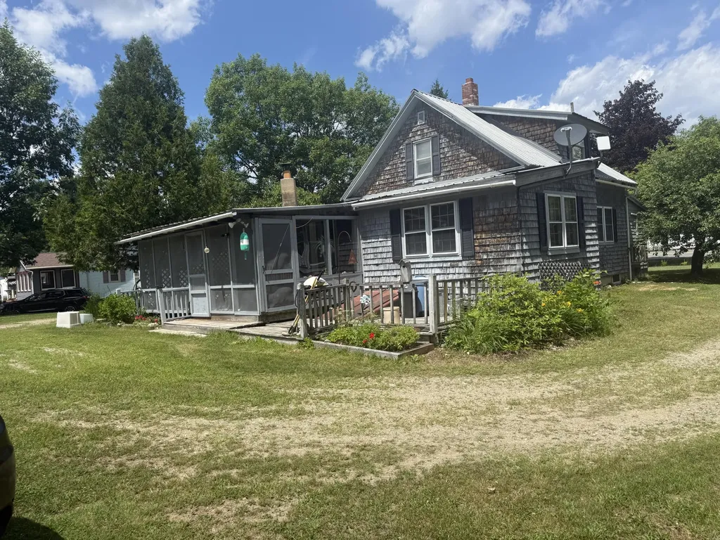 2653 Lee Road Lee ME 04455