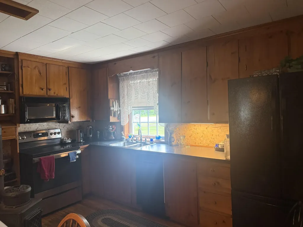 2653 Lee Road Lee ME 04455