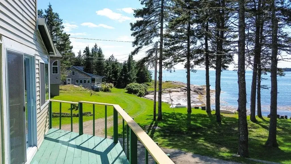 16 Hannah's Cove Beals ME 04611