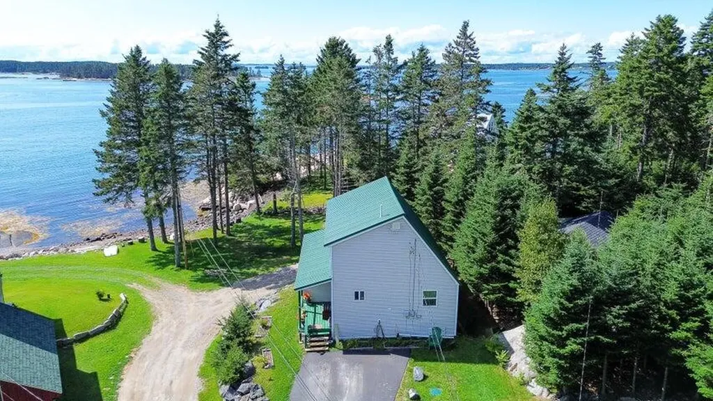 16 Hannah's Cove Beals ME 04611