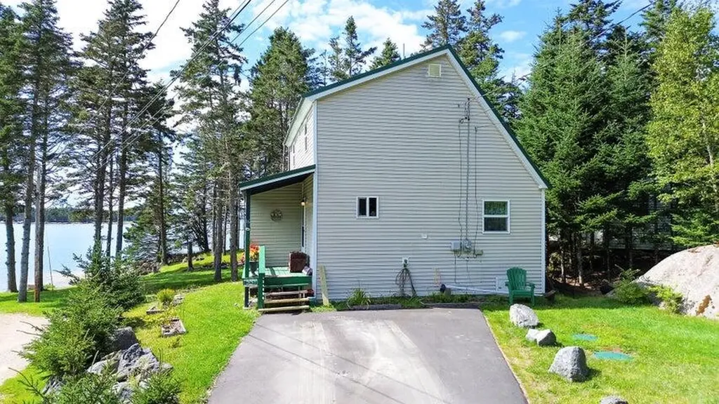16 Hannah's Cove Beals ME 04611