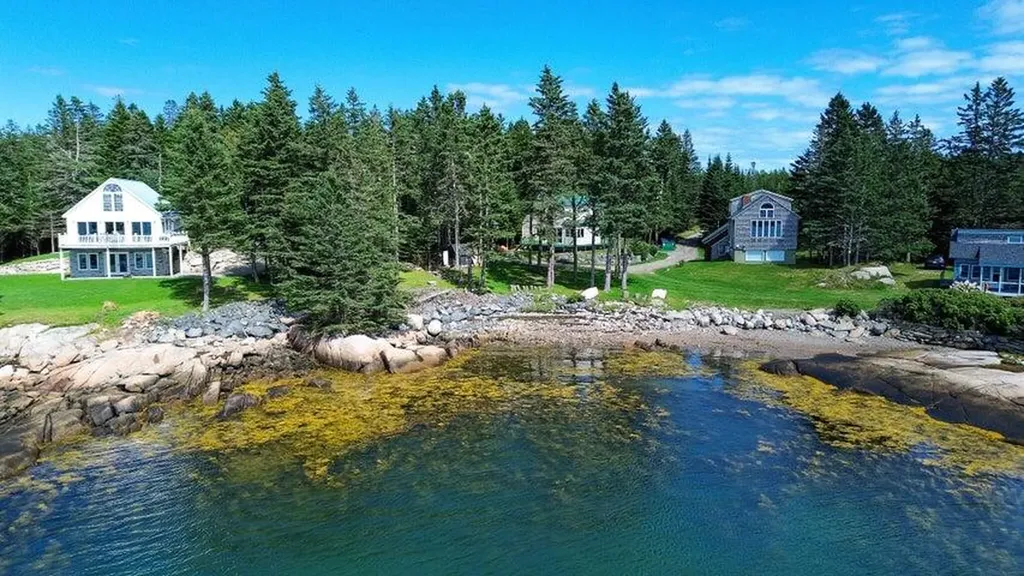16 Hannah's Cove Beals ME 04611
