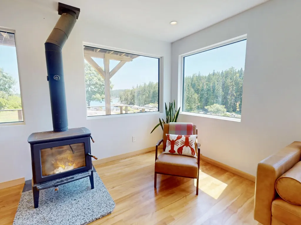 20 Sailors Way Vinalhaven ME 04863