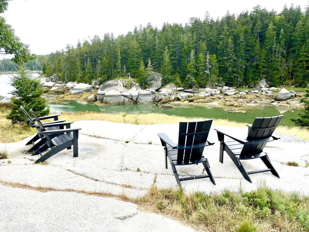 20 Sailors Way Vinalhaven ME 04863