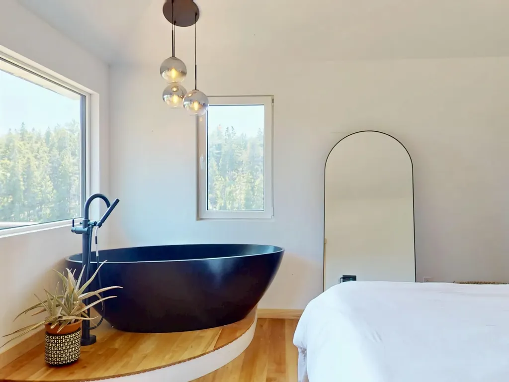 20 Sailors Way Vinalhaven ME 04863
