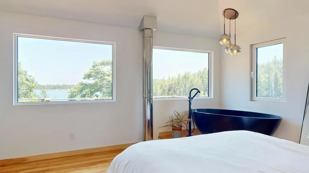 20 Sailors Way Vinalhaven ME 04863