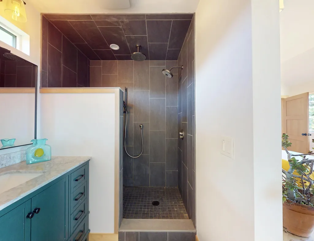 20 Sailors Way Vinalhaven ME 04863