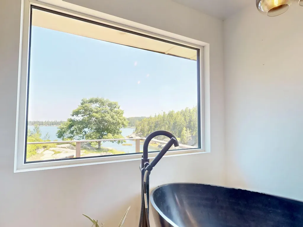 20 Sailors Way Vinalhaven ME 04863