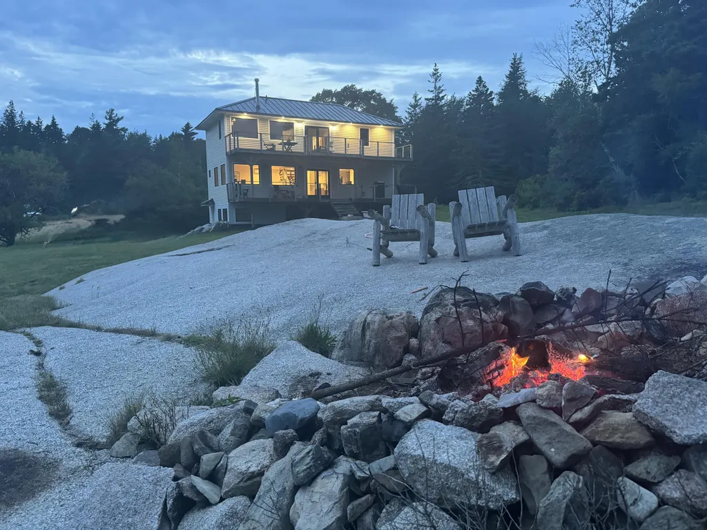 20 Sailors Way Vinalhaven ME 04863