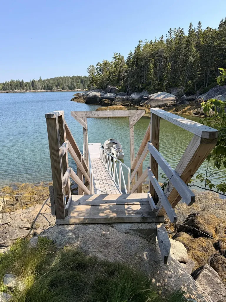 20 Sailors Way Vinalhaven ME 04863