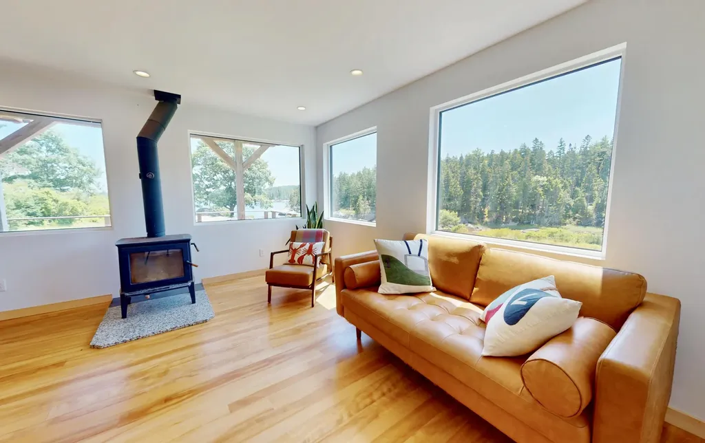 20 Sailors Way Vinalhaven ME 04863