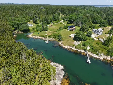 20 Sailors Way Vinalhaven ME 04863
