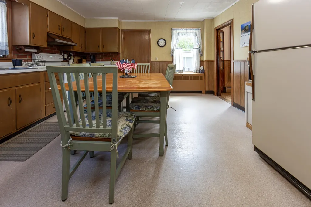 122 Ledgelawn Avenue Bar Harbor ME 04609