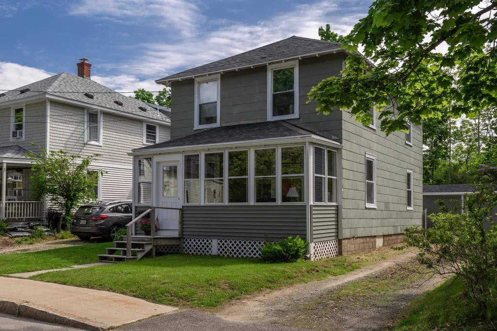 122 Ledgelawn Avenue Bar Harbor ME 04609