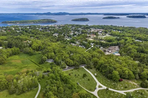 122 Ledgelawn Avenue Bar Harbor ME 04609