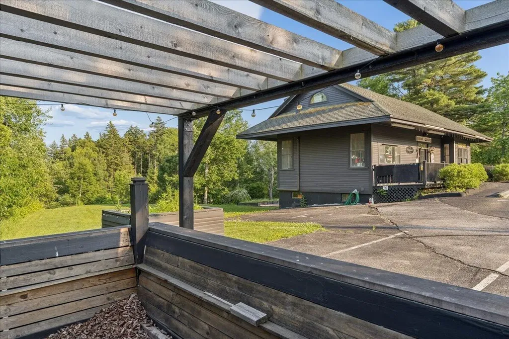 237 E Main Street Searsport ME 04974