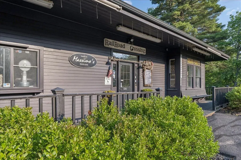 237 E Main Street Searsport ME 04974
