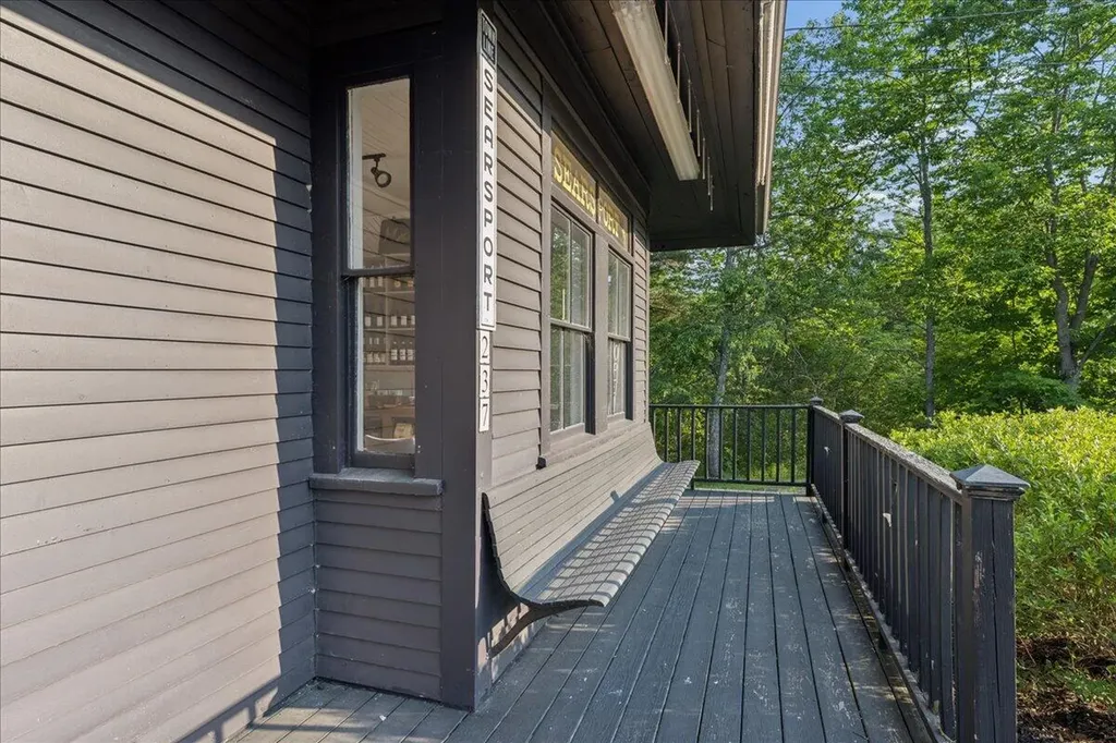 237 E Main Street Searsport ME 04974